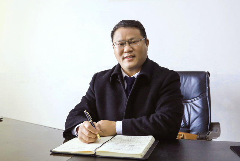 董事长办公照片_副本.jpg